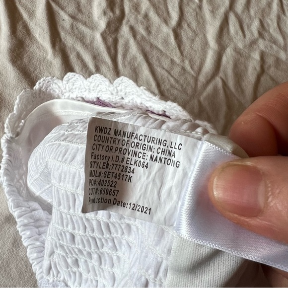 Beautiful, crochet, scalloped edge, girls, crop top size medium. - Picture 10 of 15